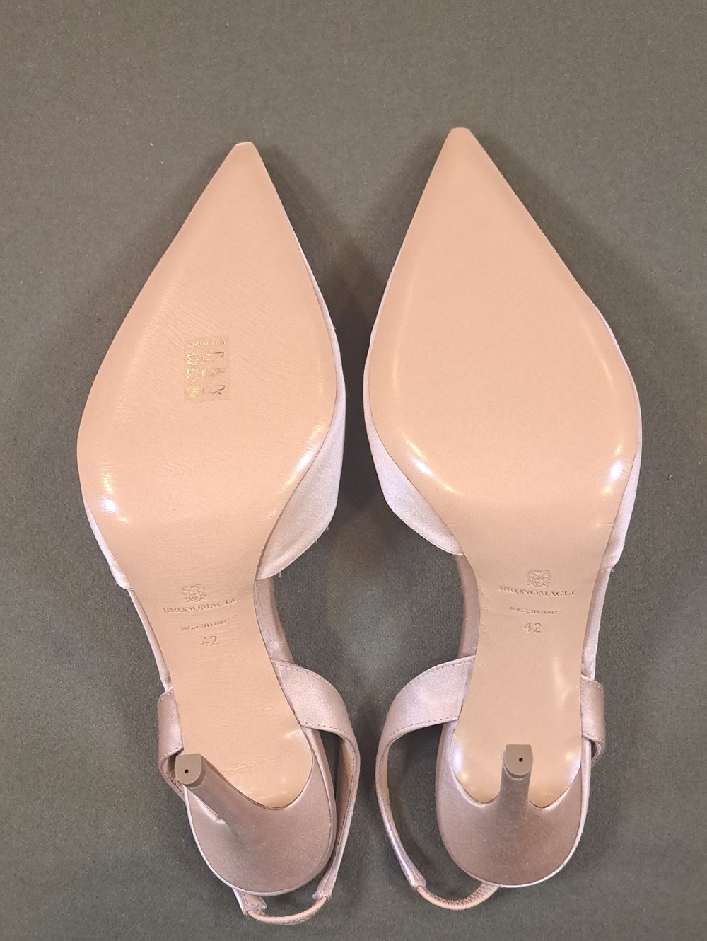 Bruno Magli Moda Pump in Champagne Satin Leather - Size: 10.5 (EU 42) - Picture 8 of 9